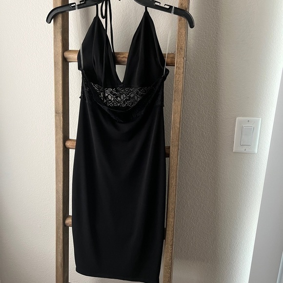 NWOT Primi - black dress with lace and halter back size s - Picture 2 of 6